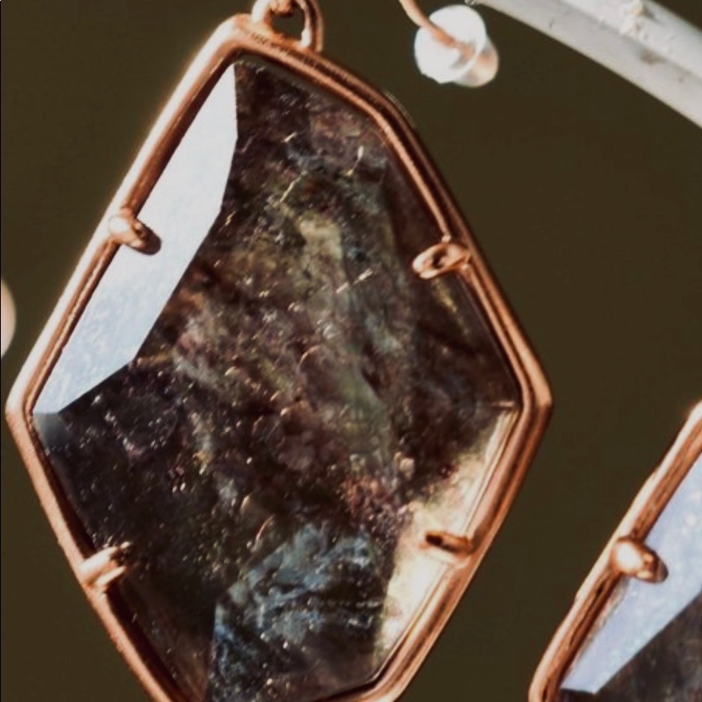 NWT Kendra Scott Dunn Rose Gold Sable Mica Drops MSRP $158 😍 - Picture 2 of 9